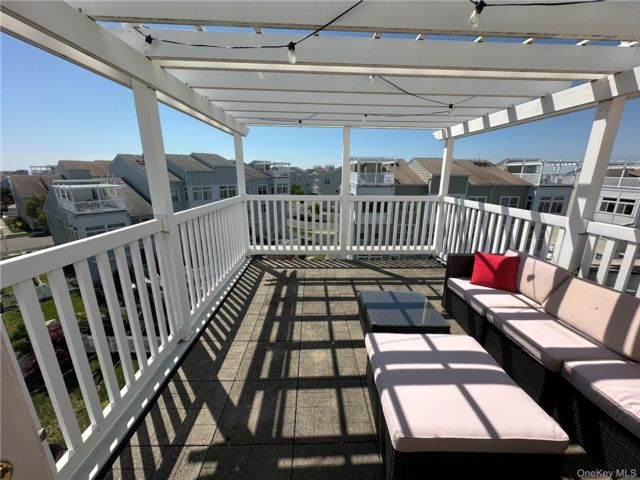 2 BR, 1.00 BTH Contemporary style home in Arverne